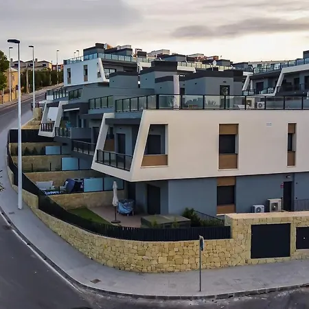 Iconic Sea Views Luxury Apartment *