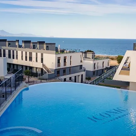 Iconic Sea Views Luxury Apartment *